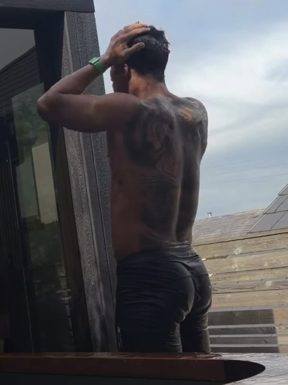 Gorkas_arse's tweet photo. Gorka is getting thicker 🤤🍑 https://t.co/HqFG6EOgsf