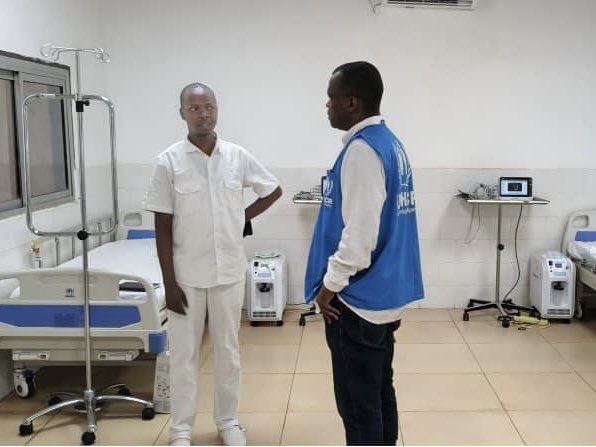 UNHCR_CAR's tweet photo. Ensemble pour des systèmes de santé plus forts! 🤝

Visite de courtoisie du HCR à @MSPCentrafrique auprès du Ministre @DrPSomse, récemment reconduit.

Échanges sur la mise en œuvre du notre MoU et le renforcement de la collaboration en santé 🏥 dans les pôles de développement. https://t.co/7gUCM5KN8D
