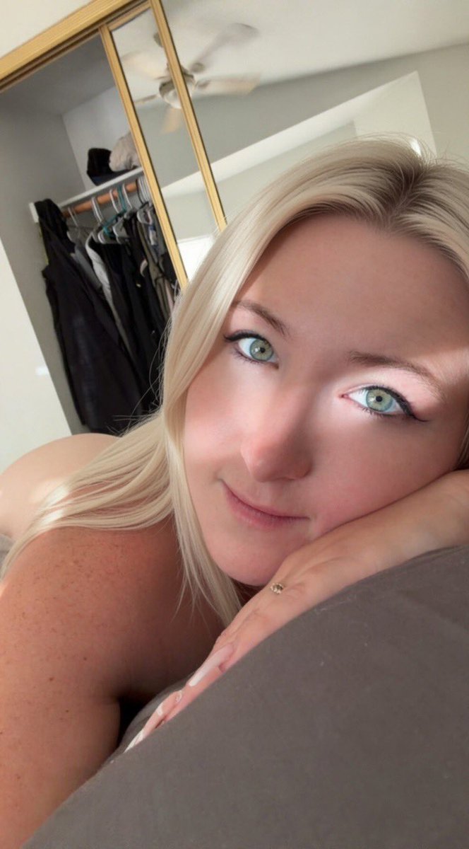 Pinkylovefree28's tweet photo. Good morning daddy 💗 can I help you rub one out🥹

I post daily video verifications with the date on my free OF https://t.co/oeRhjy5WAc