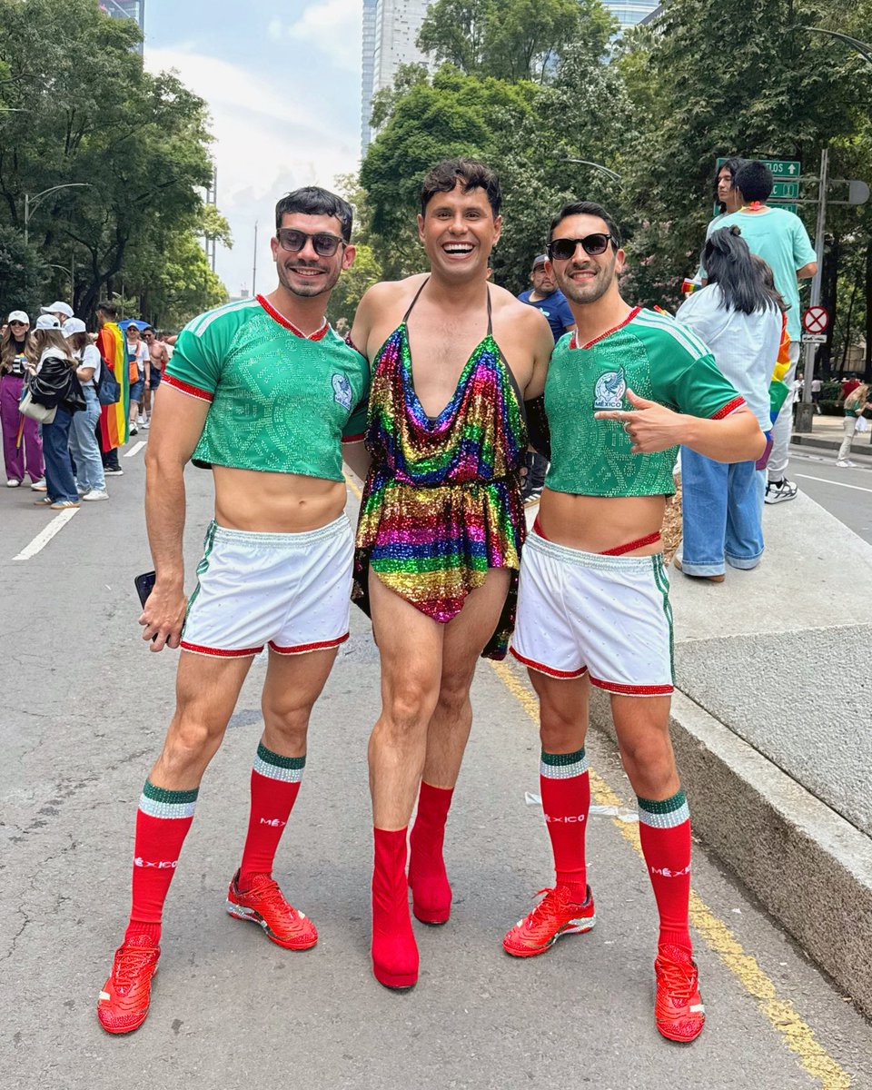 SOYDARIOSB's tweet photo. Mis #futbolistas sexys ⚽️🏳️🌈
Video completo 👉🏼 https://t.co/VcmmCv2RLh https://t.co/51gPoLCD2x