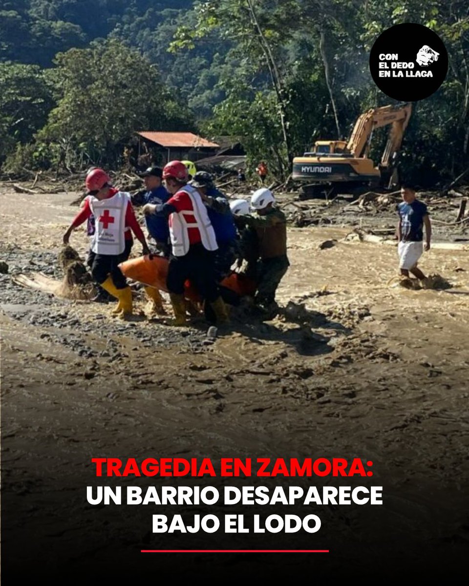 dedoenlallagaec's tweet photo. 🚨#URGENTE | El devastador aluvión ocurrido entre el 3 y 4 de julio en el Zamora Chinchipe, dejó un saldo de 10 personas fallecidas, alrededor de 300 afectadas y 60 viviendas destruidas o con severos daños, según el balance actualizado de las autoridades.

La fuerza del lodo, las rocas y los escombros arrasó gran parte del barrio Santa Isabel, que prácticamente desapareció tras el deslizamiento provocado por las intensas lluvias.

Las labores de búsqueda, remoción de escombros y asistencia humanitaria continúan en la zona, mientras los organismos de respuesta evalúan los daños en infraestructura y coordinan la atención a las familias damnificadas.

La emergencia evidenció nuevamente la alta vulnerabilidad de varias comunidades amazónicas frente a eventos extremos durante la temporada invernal.

Hasta el momento permanecen desaparecidas diez personas, entre ellas la gobernadora de Zamora Chinchipe, Ivonne Panchi, y varios integrantes de su equipo de trabajo, de quienes aún no se conoce su paradero.

#ZamoraChinchipe #Aluvión #Emergencia #Ecuador