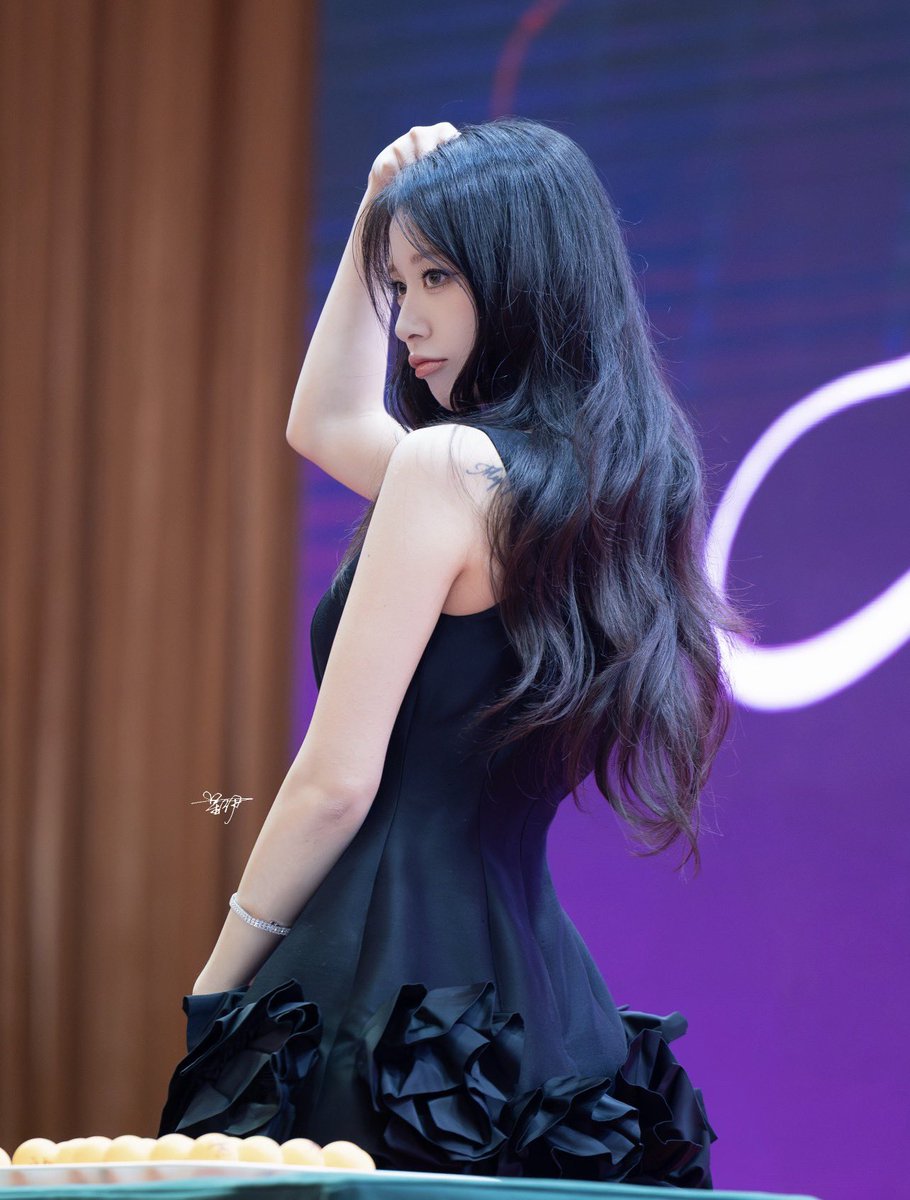 HolyZk's tweet photo. 260704 - PJY Beijing Fan meeting 🖤 (9)
#Jiyeon #PARKJIYEON #티아라 #TARA https://t.co/rLeotIfHfB