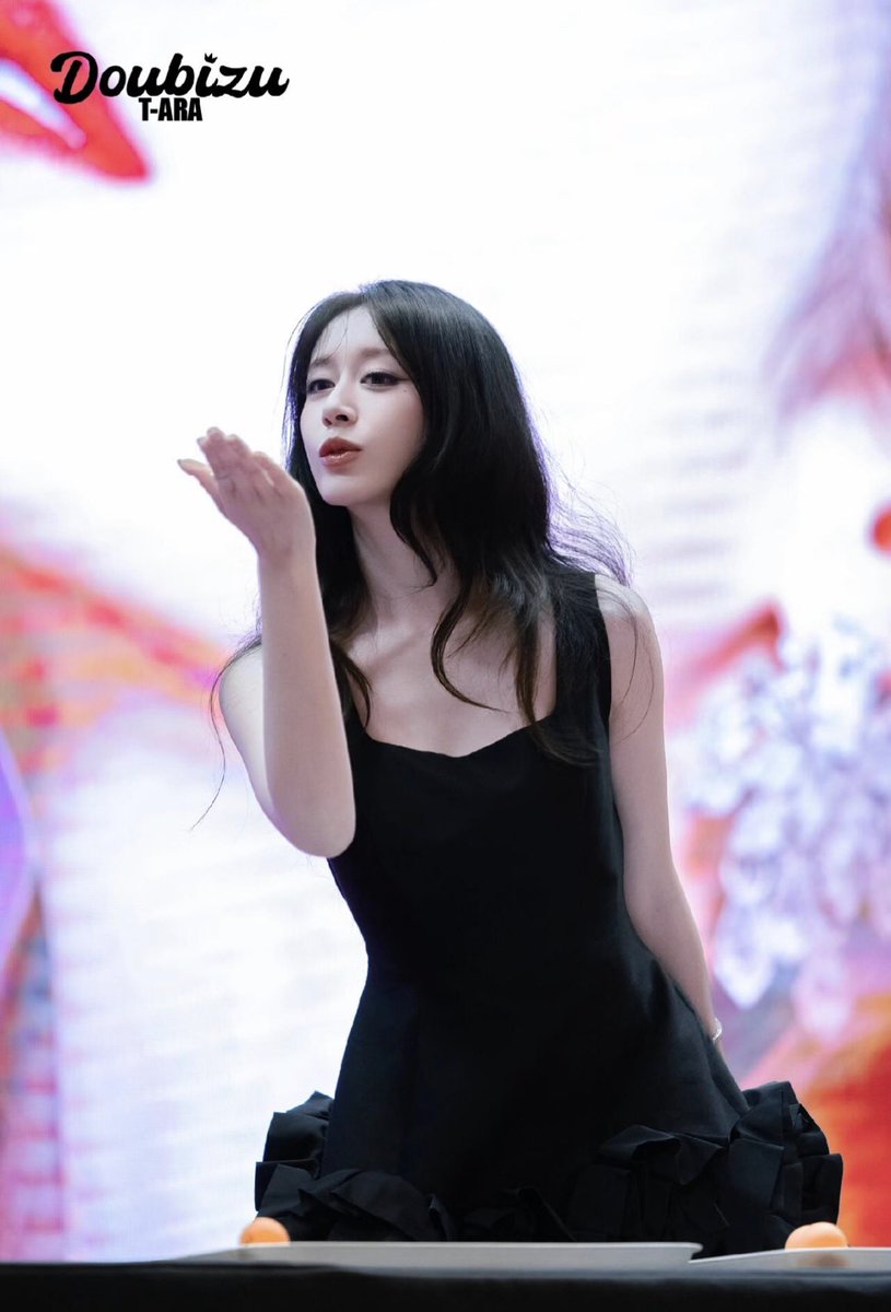 HolyZk's tweet photo. 260704 - PJY Beijing Fan meeting 🖤 (9)
#Jiyeon #PARKJIYEON #티아라 #TARA https://t.co/rLeotIfHfB
