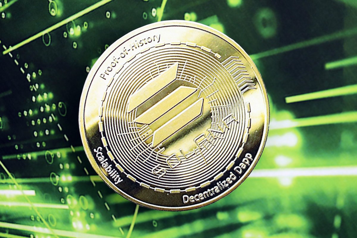 theoraclegrid's tweet photo. Solana just hit a record.

Tokenized asset volume reached $5.77B in Q2 2026, more than 7x the entire second half of 2025.

The tokenization race is accelerating—and Solana is becoming a major player.

#Solana #SOL #Tokenization #RWA #Crypto #Blockchain #OracleGrid https://t.co/jXCvo5e5CX