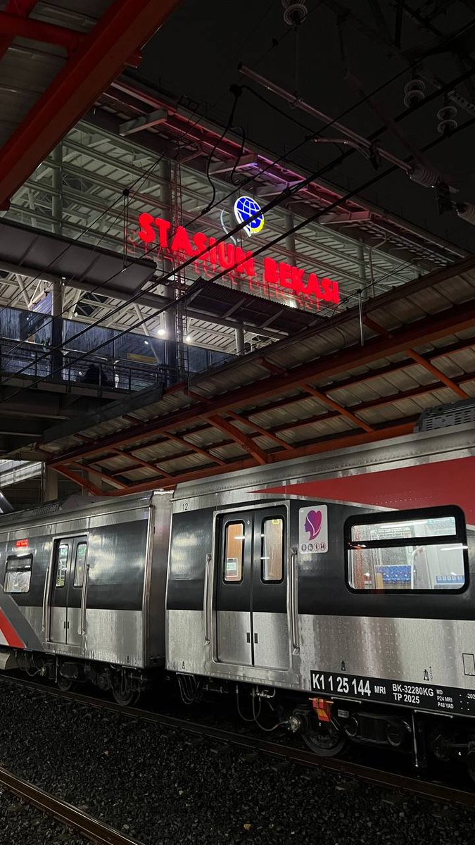 Koridor7R's tweet photo. Spill foto random kalian ketika lagi berada di Stasiun manapun 🫵🫵🫵 https://t.co/Tz6JgrdeWg