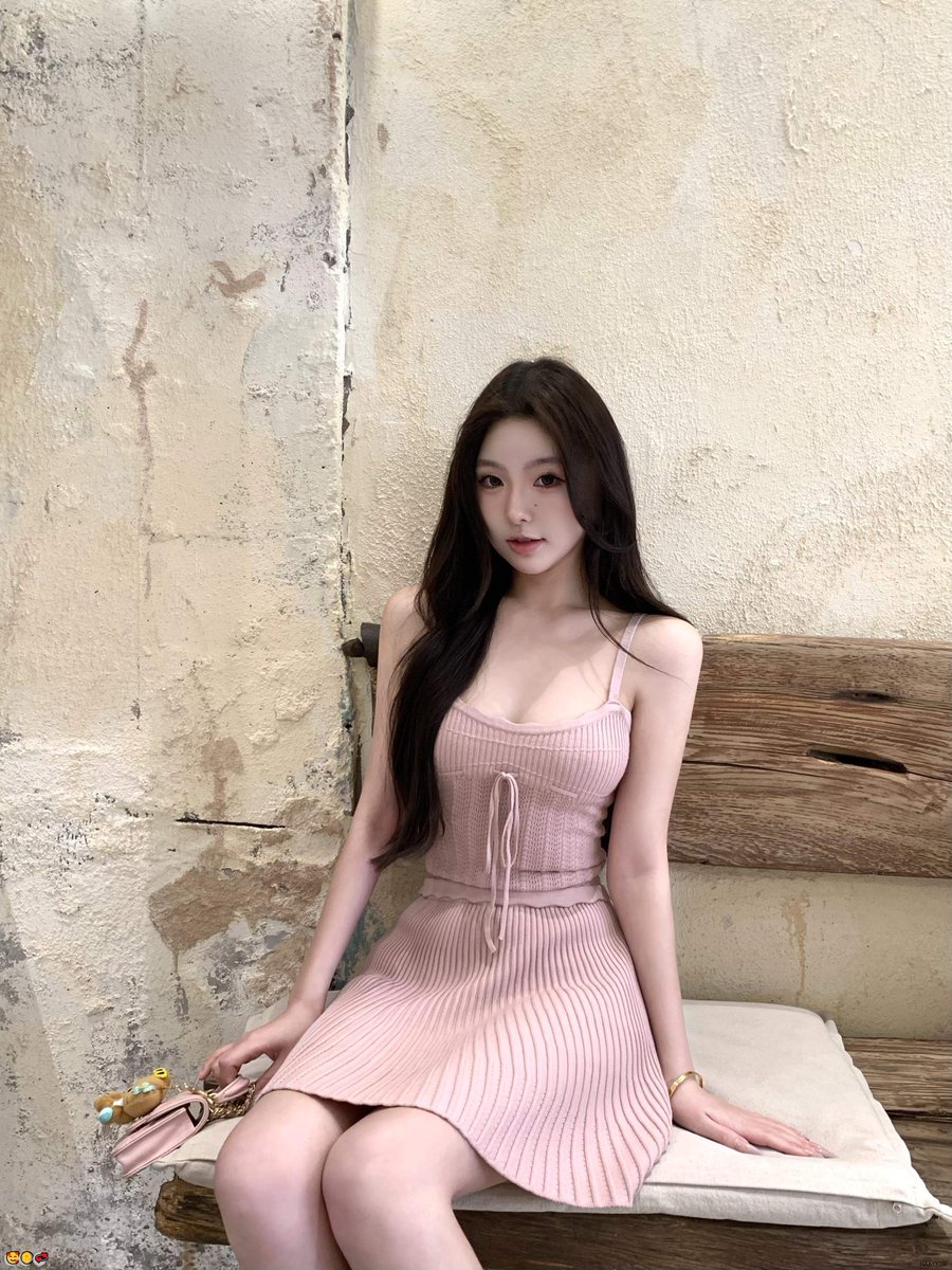 elenawtn30's tweet photo. 😀 🌸
对孟晓骏的指导趋之若鹜的，不单单是学生们。其实东莞，孟晓骏觉得，并不是王阳自己想来的，看着坐在对面的人，孟晓骏淡淡地笑了。这个人，才是成东青百般厮缠，磨着要自己回来的原因外围，至少上门也得算导火索。 https://t.co/LPC98U1v9K
