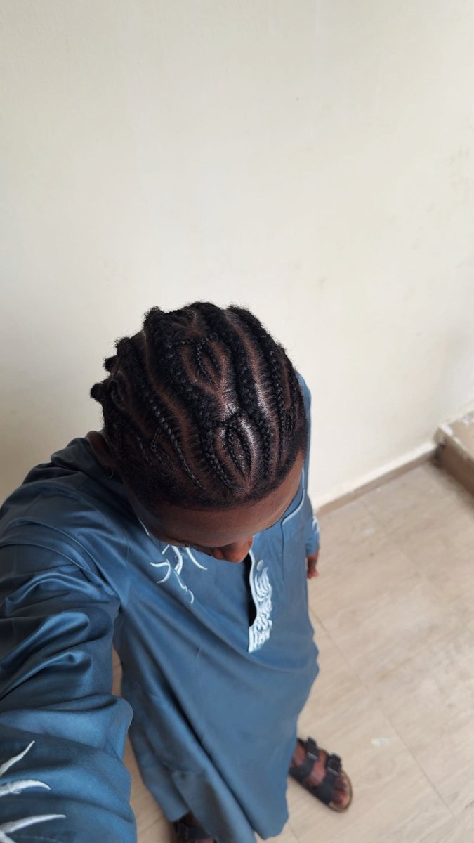 tomzy_meta's tweet photo. Braids >>>>> https://t.co/3AoL8nzjPU