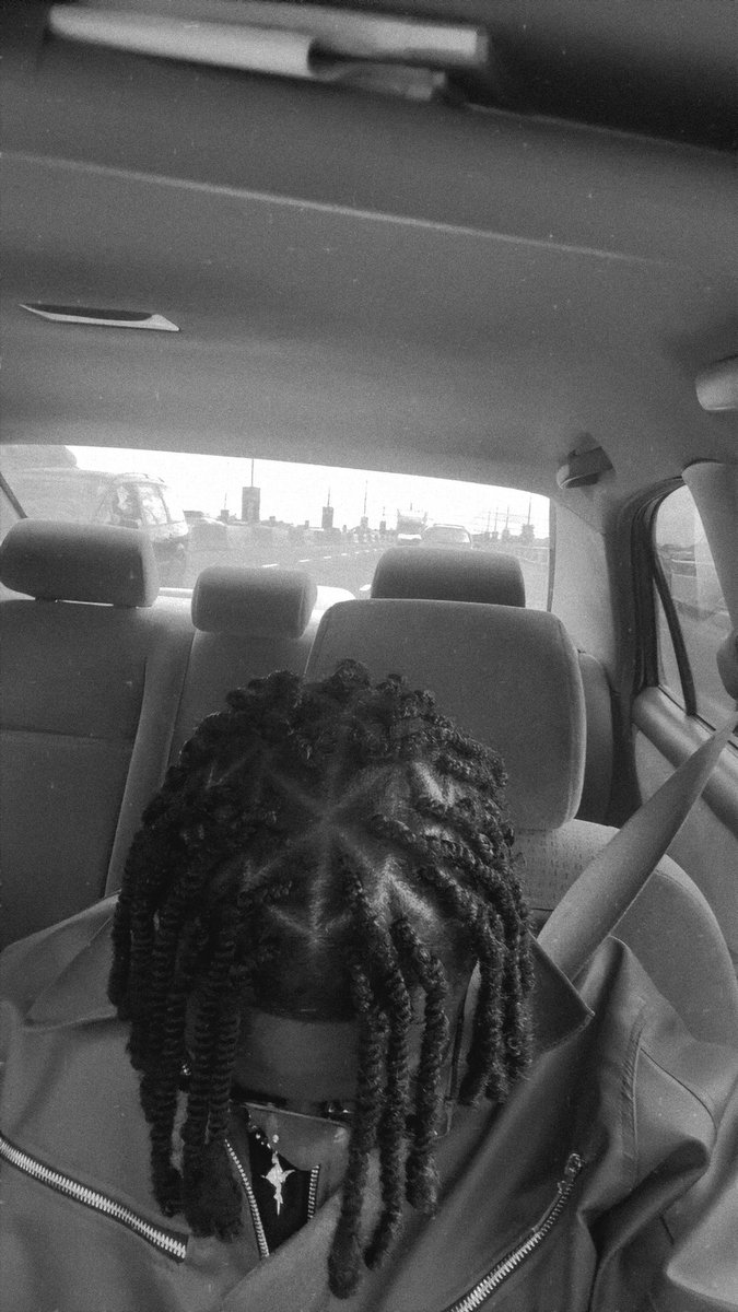 tomzy_meta's tweet photo. Braids >>>>> https://t.co/3AoL8nzjPU