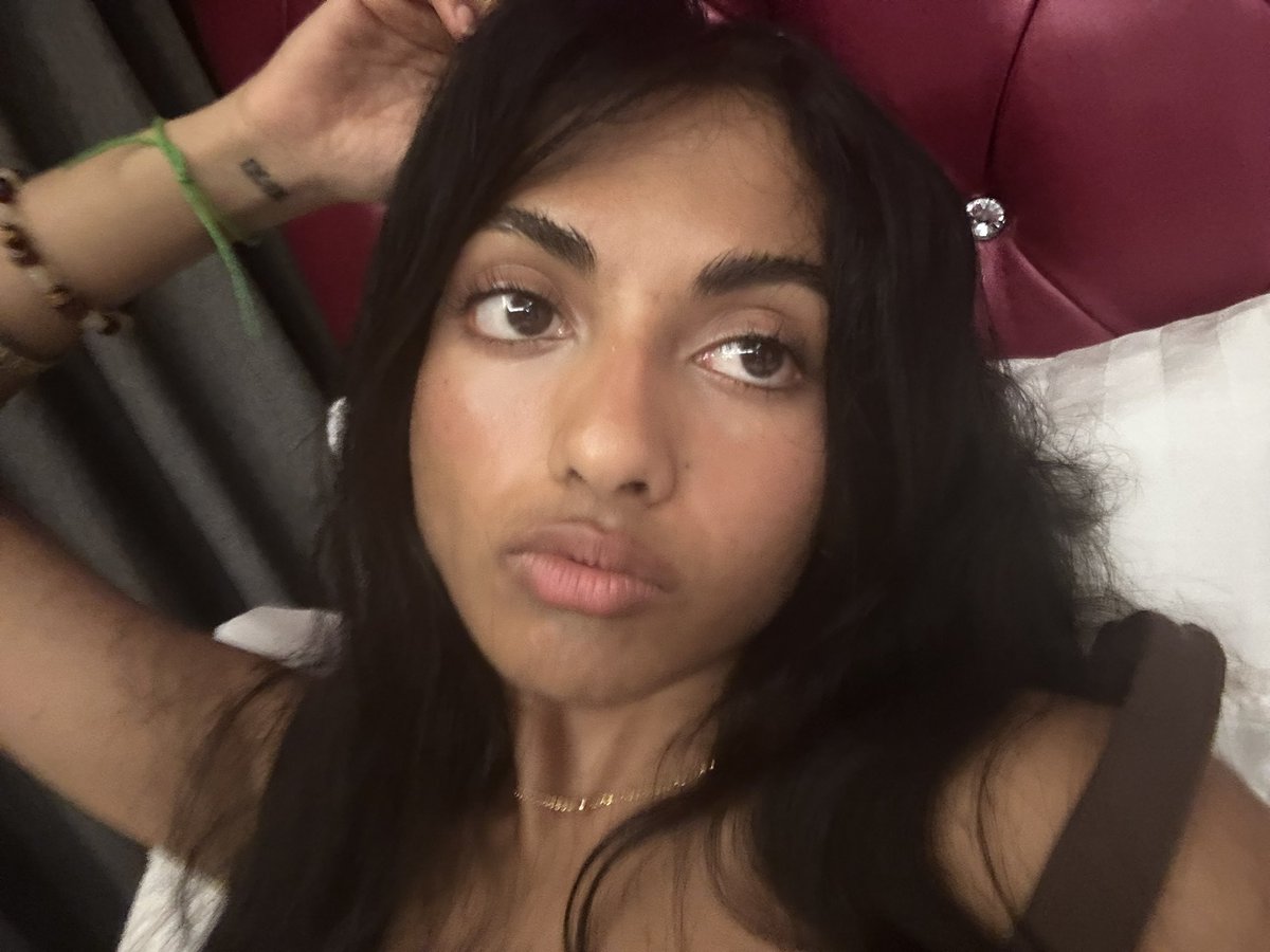 GoddessMalika_'s tweet photo. kinda in the mood to make someone’s wallet hurt https://t.co/qq7lA2PLOS