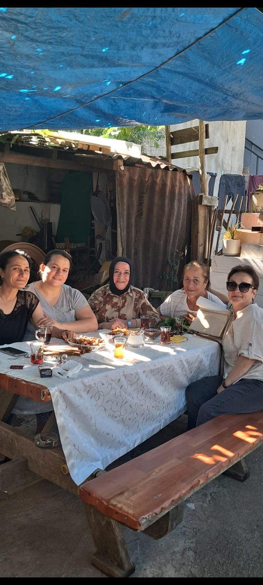 mhpbeykoz's tweet photo. KAÇEP Başkanımız Hatice HACIMAHMUTOĞLU ve KAÇEP Yöneticilerimiz, 📍Dereseki Mahallemizde KAÇEP Hane Ziyaret Programları kapsamında TÜMSEK Ailesine misafir oldular.

Samimi bir hasbihal gerçekleştirdiğimiz kıymetli ailemize nazik misafirperverlikleri için teşekkür ediyor, muhabbetlerinin daim olmasını temenni ediyoruz.

@_MHPistanbul_