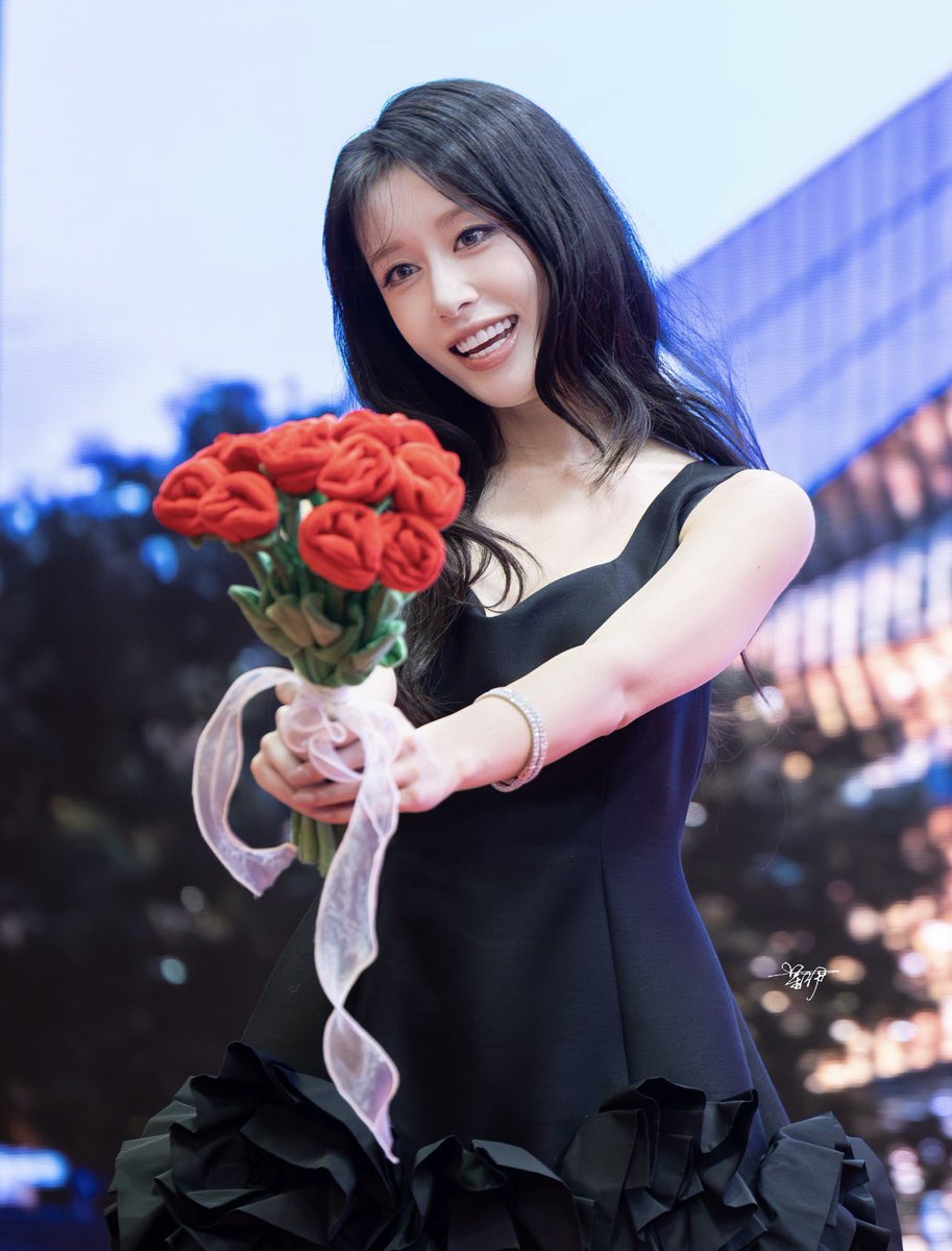 HolyZk's tweet photo. 260704 - PJY Beijing Fan meeting 🖤 (8)

#Jiyeon #PARKJIYEON #티아라 #TARA https://t.co/OdWp5ua6Nu