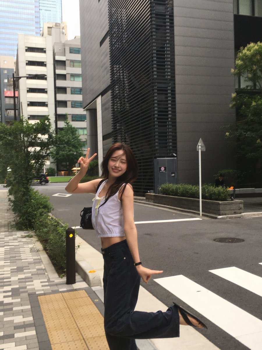 onlyforyuj's tweet photo. yujin is definitely never beating the "everyone's first love" allegations 🥹🤍 https://t.co/J9IBnrr6QM