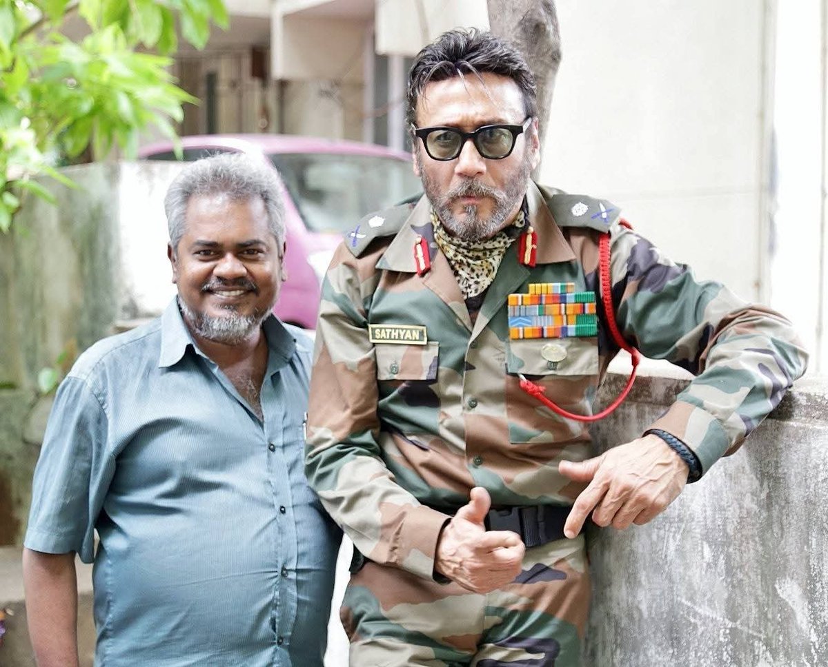 kayaldevaraj's tweet photo. #Mayavan Tamil Movie Shooting Spot, Chennai.
I Met Bollywood Actor #JackieShroff
Very, Very Nice Person.
@bindasbhidu https://t.co/4nlGcnJ6T9
