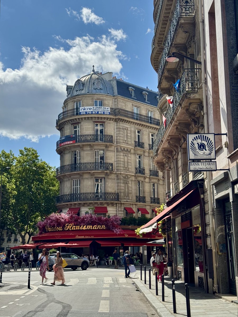 CharmOfCulture's tweet photo. Parisian corners 🇫🇷 https://t.co/IitZQ3pFyQ