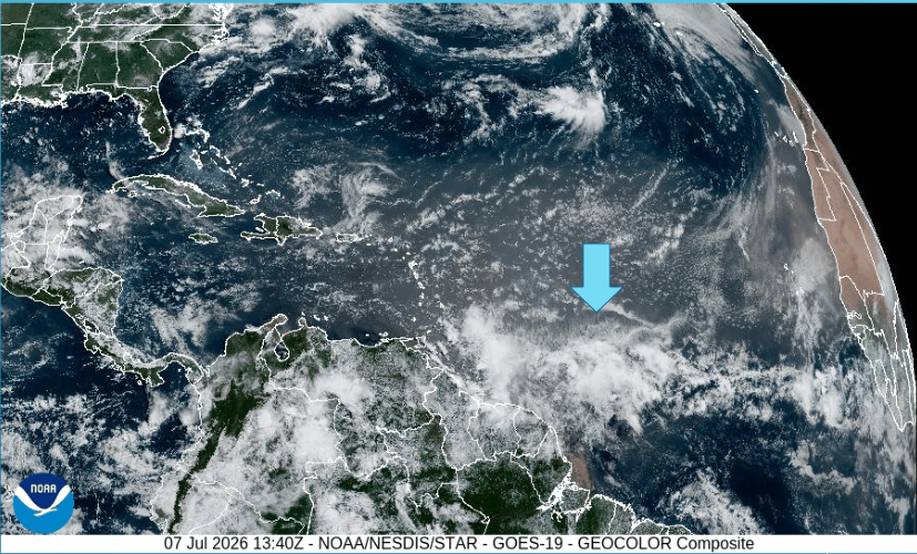 NHC_TAFB's tweet photo. A well-defined tropical wave over the central Atlantic is expected to reach the Lesser Antilles by Wednesday evening before moving across the eastern Caribbean on Thursday and Friday. As the system approaches, fresh to strong winds and moderate to rough seas, are expected. https://t.co/vhpgAXfsRo