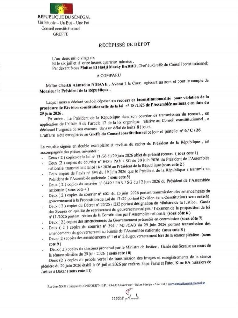MadiambalD's tweet photo. Le Président Bassirou Diomaye Faye vient de saisir le Conseil constitutionnel pour examiner la loi portant réforme de la Constitution et votée le 29 juin 2026. Un gros obstacle juridique sur la route de l'échafaudage du putsch institutionnel de Ousmane Sonko https://t.co/TcKaHsn3jf