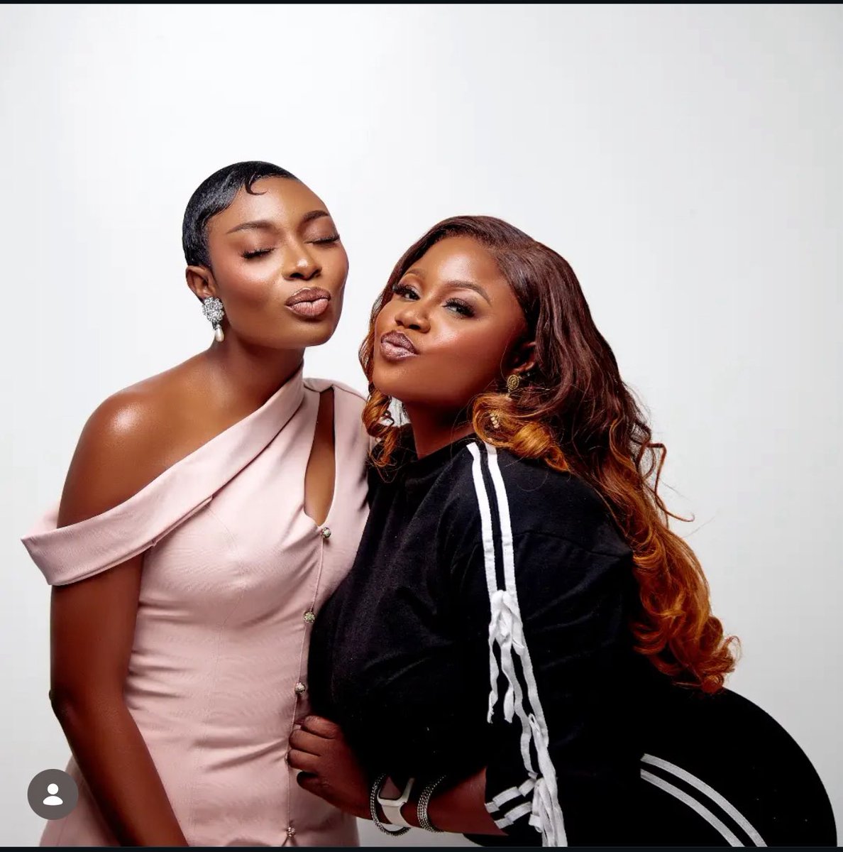 HoneyOjukwu's tweet photo. From the Radio to @THEQUEENSMIC PODCAST with my friend “ Tiwa” https://t.co/ZR5DJEpLx1