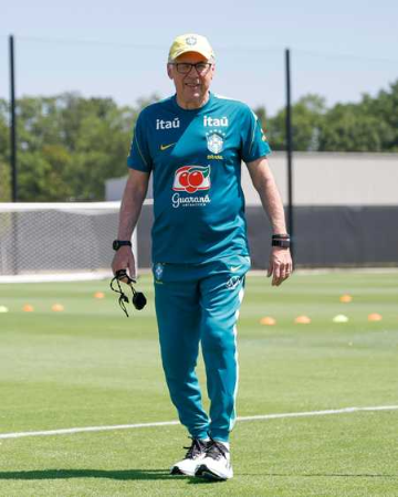 jornalhojeemdia's tweet photo. Seleção de Ancelotti iniciará o ciclo visando o Mundial de 2030
https://t.co/qE2wUNX6WR
#brasil #copadomundo #copadomundo2030 #amistosos #futebol #esportes #jornalhojeemdia
📷 Rafael Ribeiro/CBF https://t.co/Wojft3FUJ4