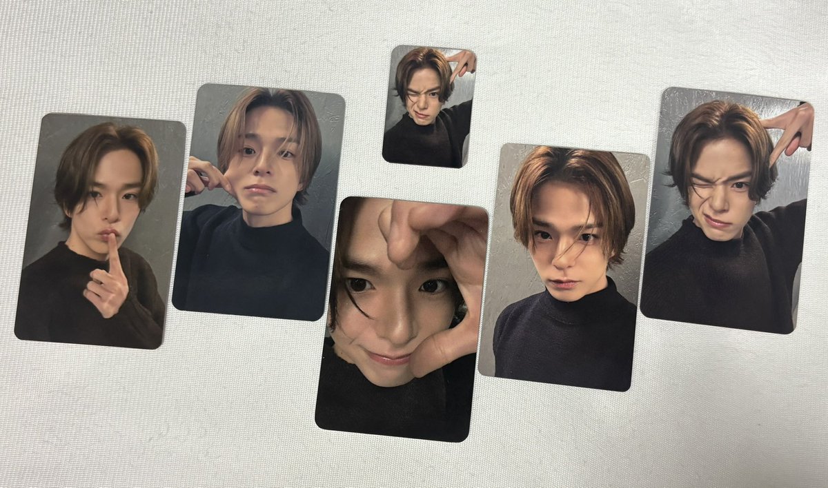 assah0i's tweet photo. 예쁘니 사히들 드디어 다 모엿네🫳🏻🫳🏻 https://t.co/AaE1Rp4dYB