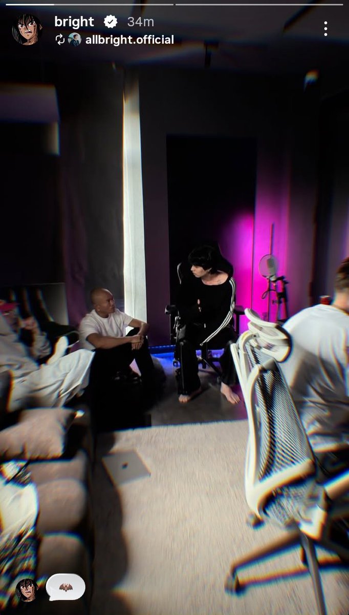 R41nb0w26's tweet photo. Bright IGS

🦇

Working hard with his team 🖤
Looking forward to the music. Hope it's been a very productive day, have a good night! 

#bbrightvc @bbrightvc https://t.co/W9eGiVwuzH