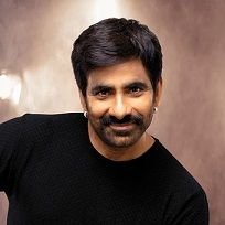 iamrounak11's tweet photo. Want to share something that made my day ❤️

I'm from Delhi &amp; often travel by Metro. Today I saw an uncle watching Bengal Tiger on YouTube. Soon, 2–3 people nearby joined in. They all laughed and enjoyed it together. 😍🔥

That's the magic of #RaviTeja in North too! ❤️

#Irumudi https://t.co/pzRwx5BNUg