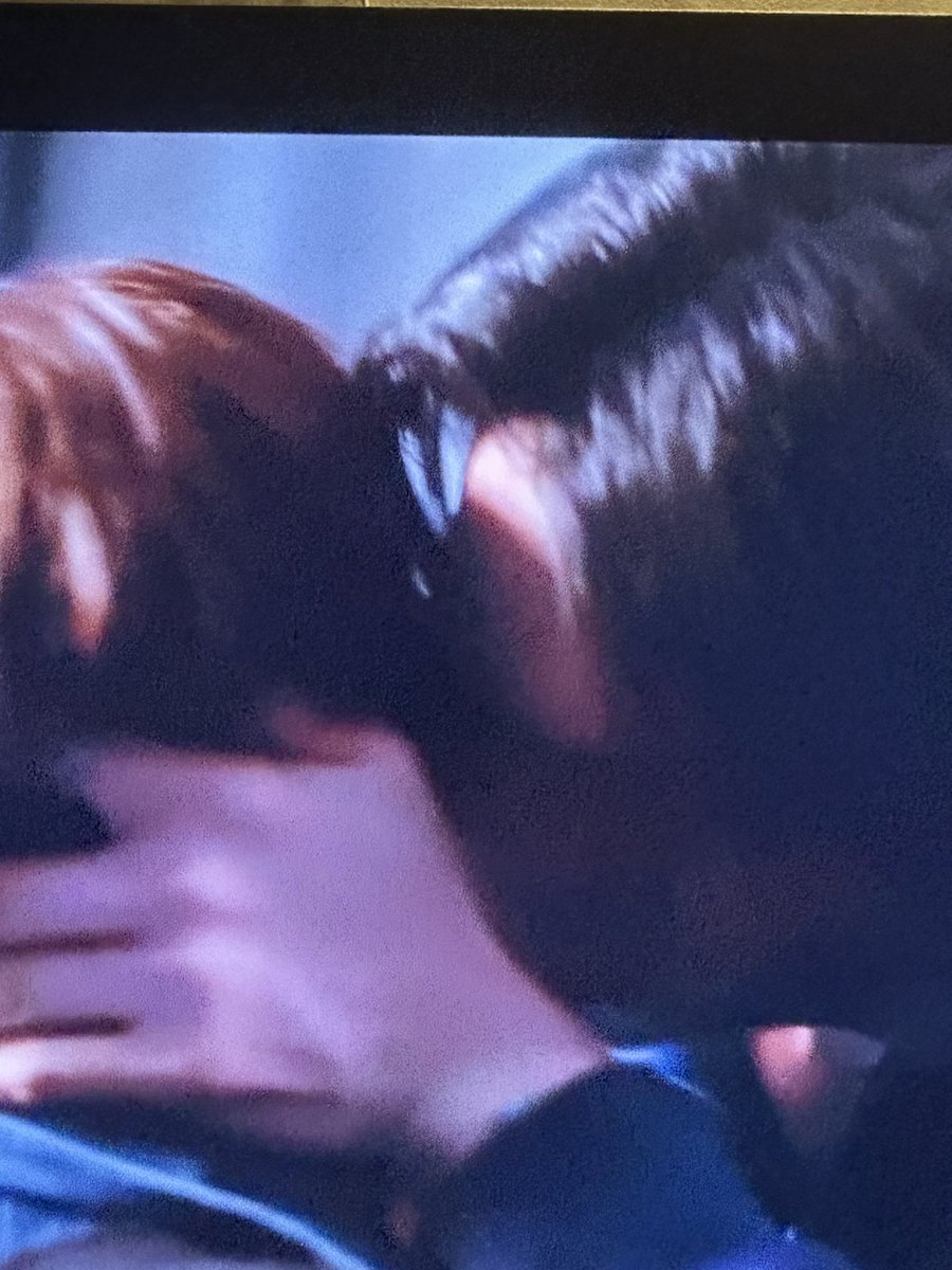 Jame_Jiraseth's tweet photo. บ้านนี้ไม่ลักกัดก็ลักจูบ จังหวะชุลมุน 

#KNOTseriesEP2 https://t.co/QOhlBEjsg1