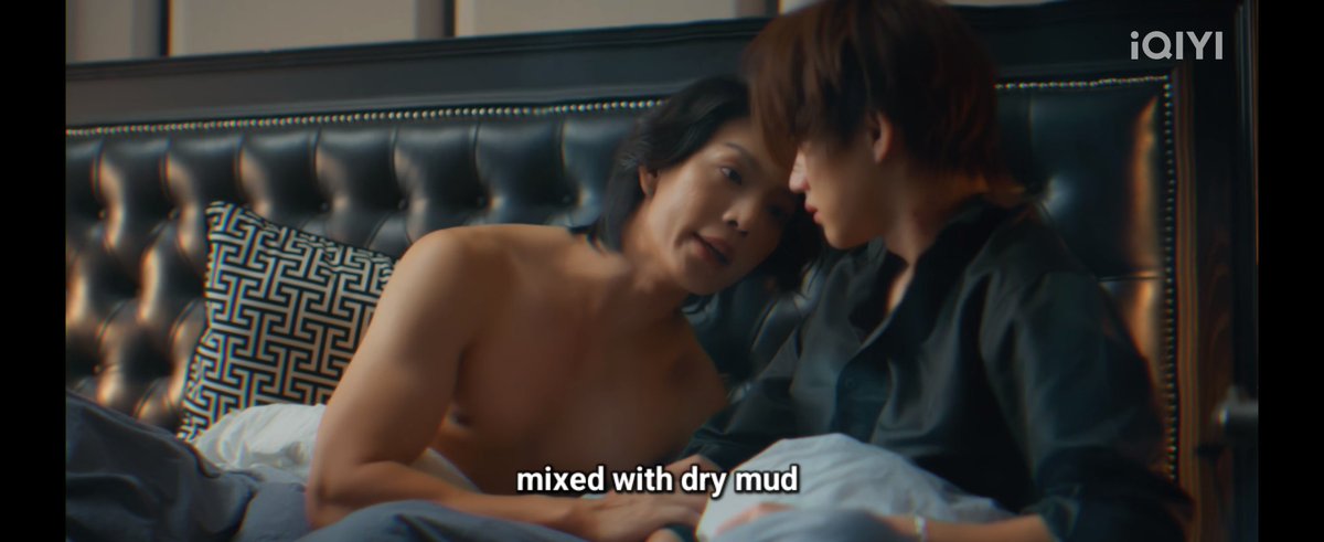 byKyroen's tweet photo. I thought he was gonna say you smell like flowers or something... not dry mud 😭😭😭

BOATOAT READY FOR KNOT EP2

#KNOTseriesEP2
#BoatOat 
#BoatYongyut #OatPasakorn https://t.co/sYNSv2Z6du