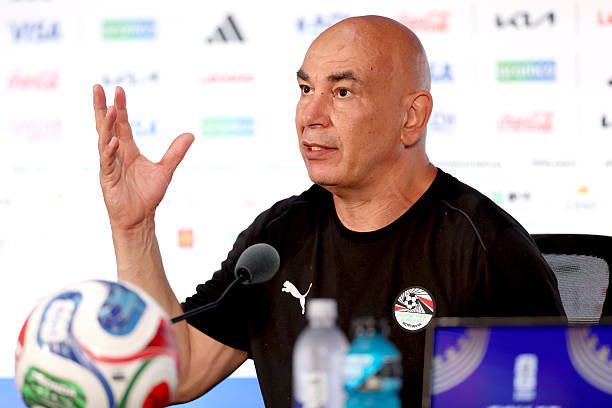 bohfc5_'s tweet photo. شفو المدرب المحلي يعرف الإمكانيات الي عنده و 
يؤمن فيهم شف مصر مع حسام حسن يلعبون لعبهم 
في جميع المباريات و يبون يفوزون متأكد لو يدربهم 
أجنبي كان قلل منهم و لا أعطاهم حجمهم و إنتم 
تلعبون في دوري محلي ضعيف

رغم الظلم و الخروج إلا إن مصر مفاجئة المونديال https://t.co/elKyhXFKcu