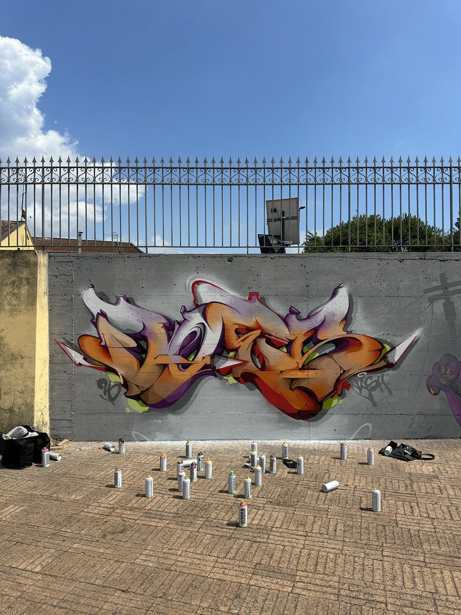 Digitaldoes's tweet photo. Another day, another piece in Capriglia, Italy 🇮🇹 https://t.co/gqh6Knv3ka