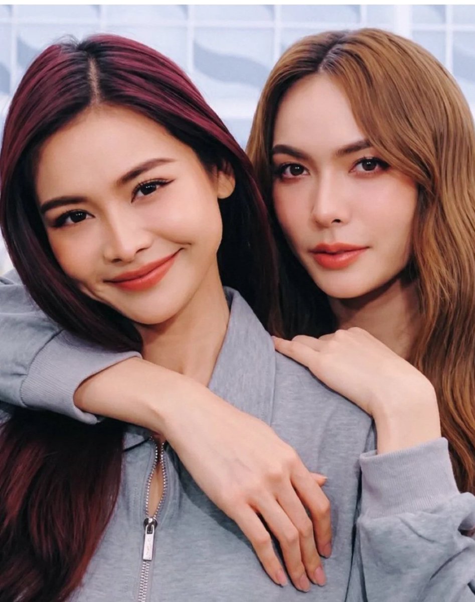 SoretDisney's tweet photo. Full of a lot Of Happiness and Love couple ENGLOT 
They form a beautiful couple 
❤️❤️❤️❤️👩‍❤️‍💋‍👩👩‍❤️‍💋‍👩👀🥰💍😍🏡🏡 https://t.co/Pqwbx21SE1