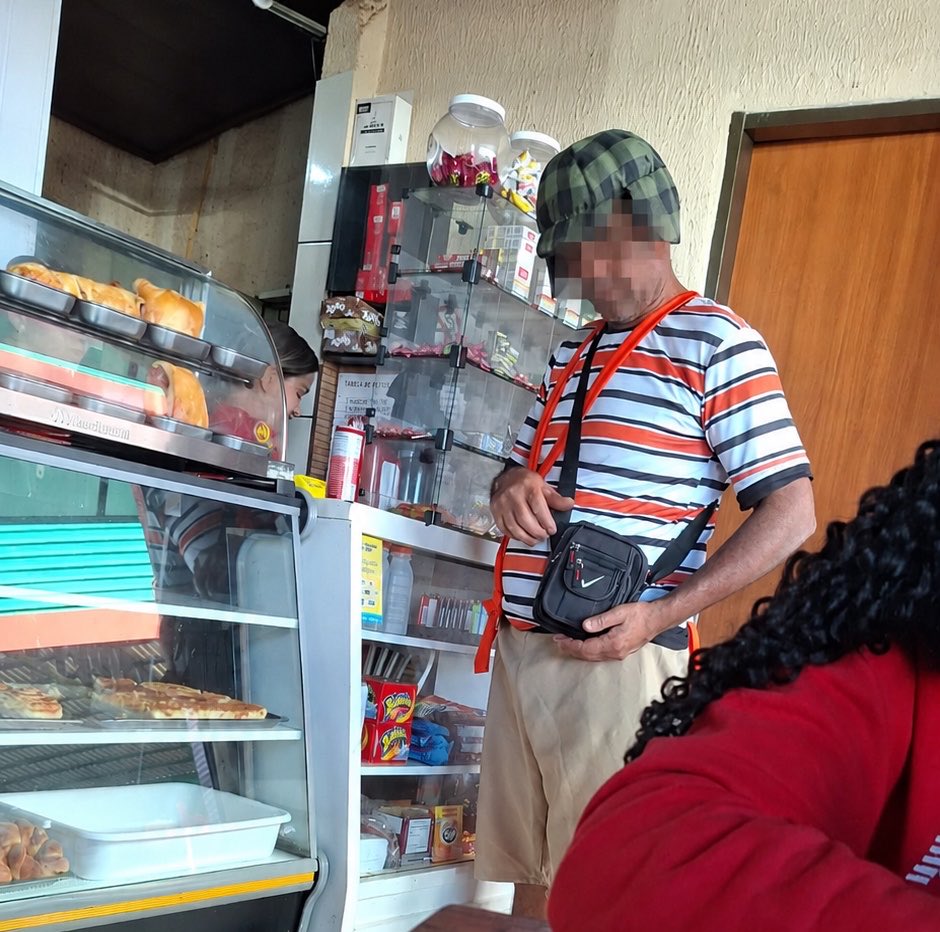AraxaBall's tweet photo. Chaves foi visto em Araxá!! https://t.co/AwV50OpJFd