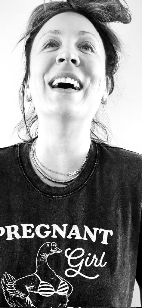 AddictCuoco's tweet photo. #KaleyCuoco https://t.co/AqRNzt4CLT