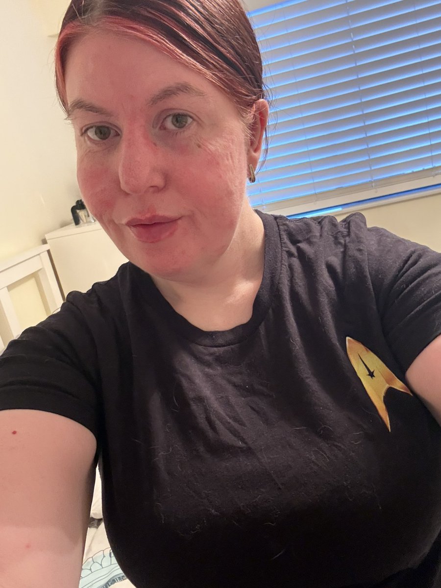 aveiestweets's tweet photo. Happy #TrekTuesday everyone. 🖖🖤 https://t.co/AwKGeA7umO