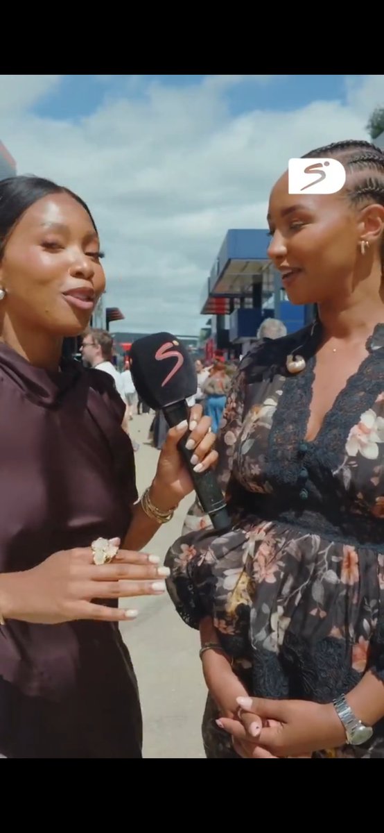 Engineer_Munhu's tweet photo. @SuperSportTV The wind was doing the Lord's work 🥵🤭 https://t.co/neI2gLVdPA
