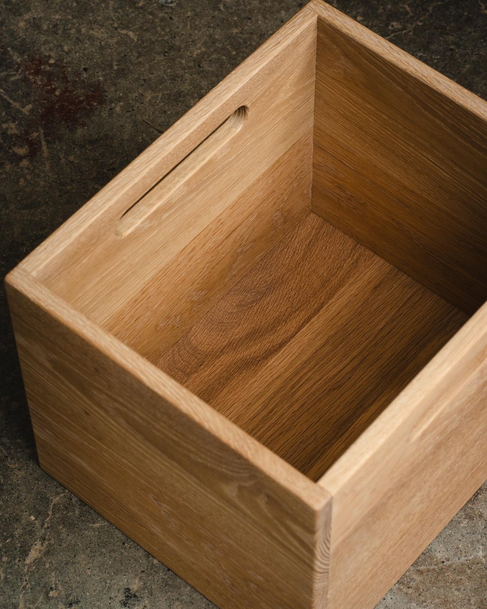 rubiomonocoatUS's tweet photo. Storage that doesn't sacrifice style! 👏

Omba used white oak to craft this bookcase and storage cubes, then finished it with Oil Plus 2C "Dunes". It features sculptural details, giving it a soft, modern feel. 

MORE: https://t.co/u02dRp1bFv

#rubiomonocoat https://t.co/inTs58p2ia