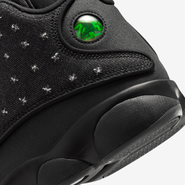 J23app's tweet photo. WINGS Air Jordan 13 👀 @Jumpman23 

A sneaker that changes with you. Designed to be worn, torn, and transformed. August 6th on SNKRS. https://t.co/77qWf1DWpT