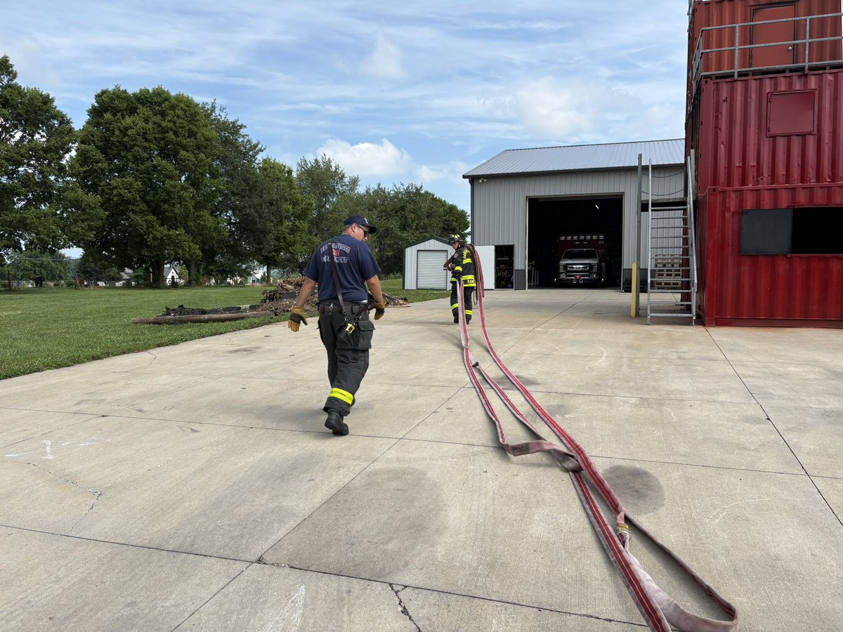 BCFD20's tweet photo. While the weather was on our side this morning, Engine 202 took advantage of it by getting out for some company level training. https://t.co/v4ATpO2PTu