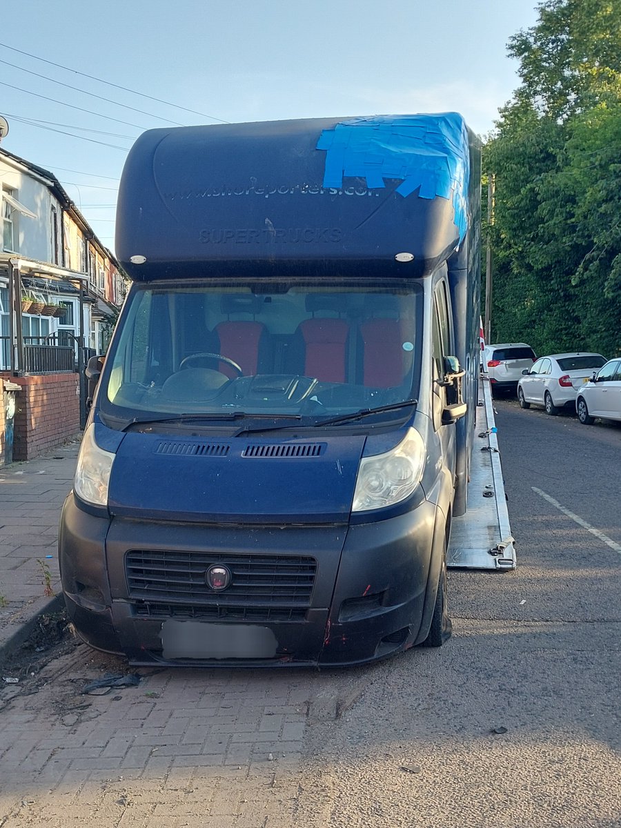 SmallHeathWMP's tweet photo. This vehicle has been dumped in our community with no tax. This evening we have managed to remove this eyesore and free up some valuable parking spaces.
#smallheathandhighgate #smallheath #notax #dumpedvehicle #removedvehicle communitypolice #neighbourhoodpolicing https://t.co/Mw6hwgFKD6