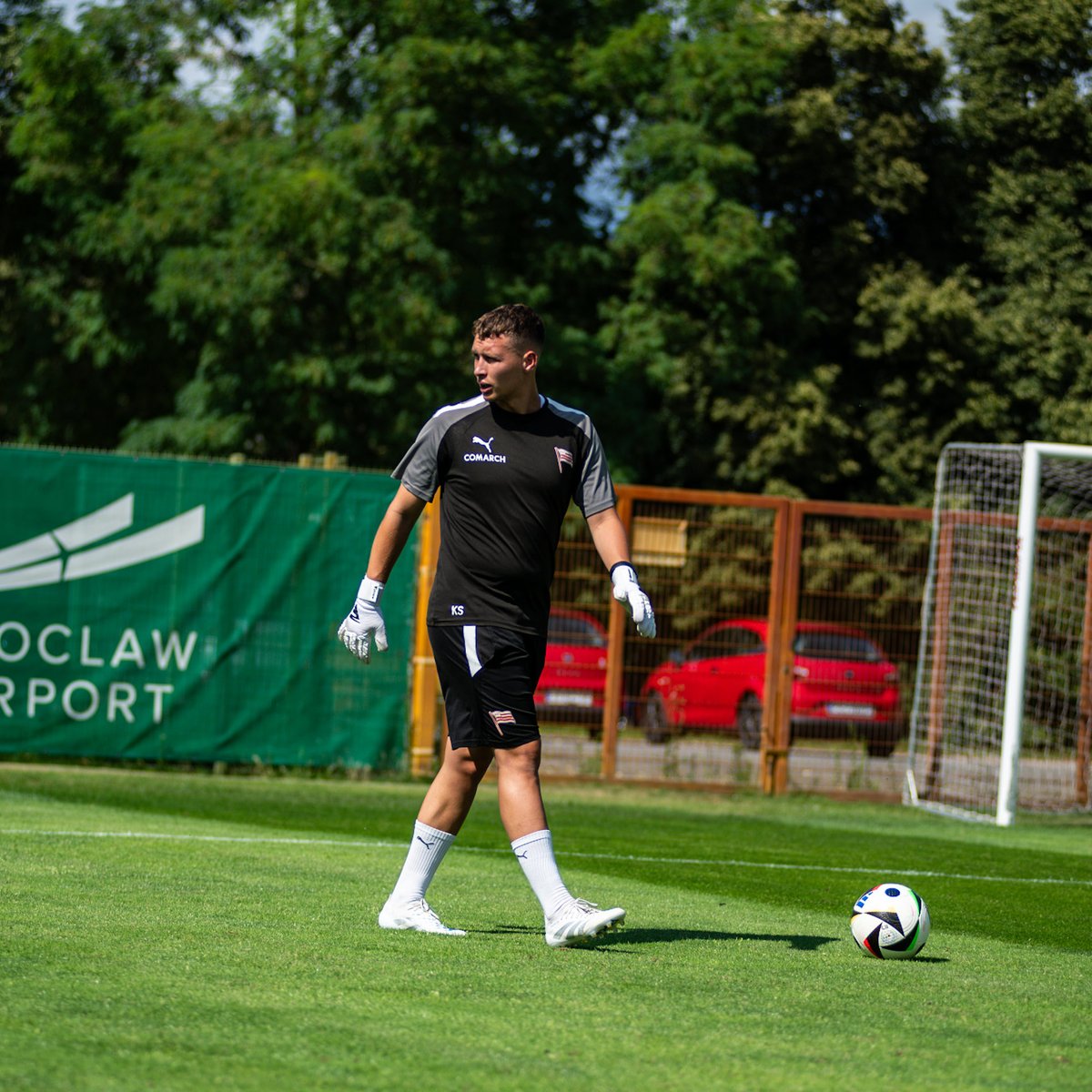 sendor_ek's tweet photo. 6 lat… Dziękuję i do zobaczenia 🫡⚪️🔴
@AkademiaKSC 
@KSCracoviaSA https://t.co/Ac719y2WKk