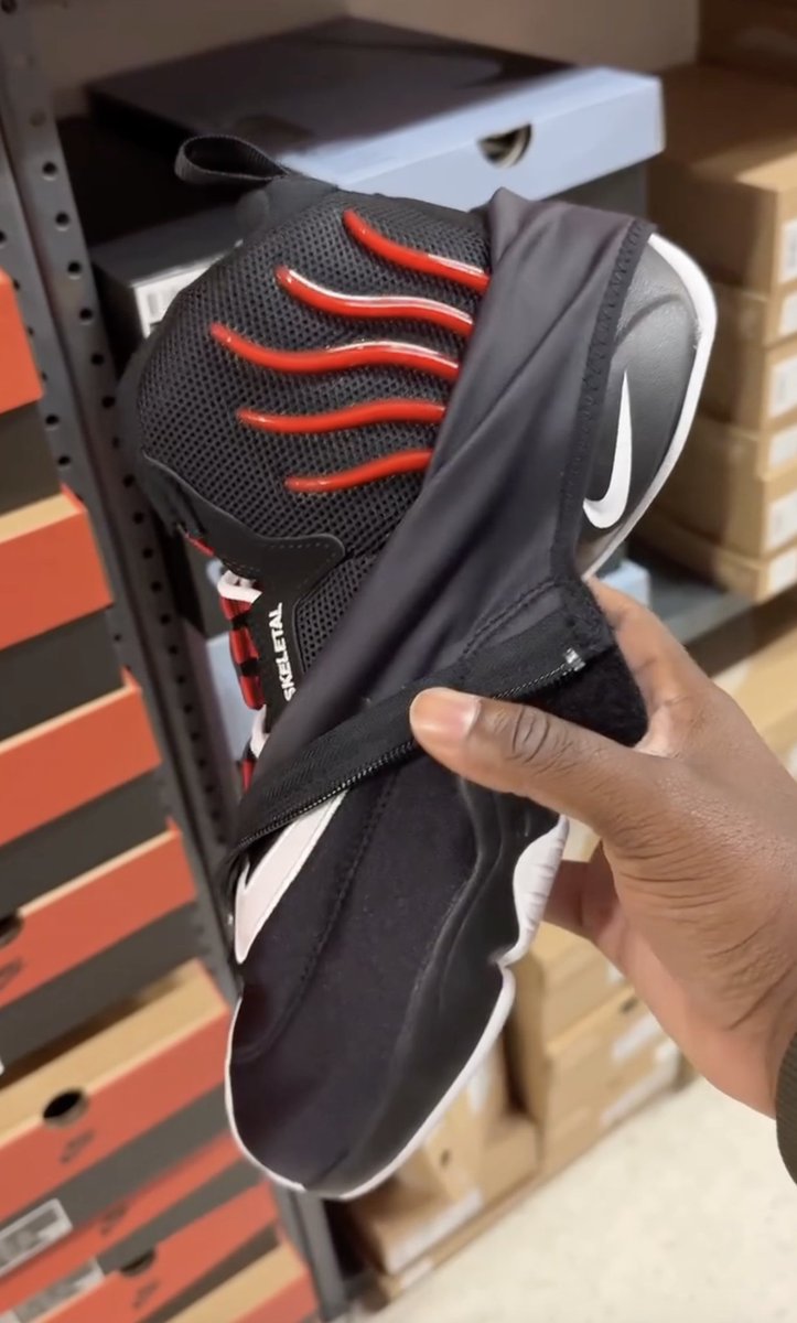 houseofheat's tweet photo. IN-HAND LOOK: 2026 Nike Air Zoom Flight '98 The Glove 🧤

📅 July 31st https://t.co/9fOuVgi5cX