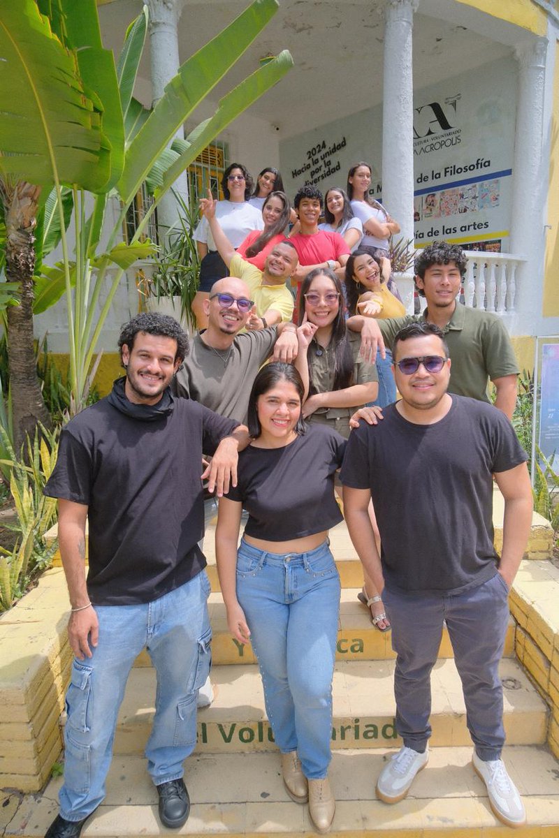baulpolisemico's tweet photo. ⚽🎭 ¡TREMENDO EQUIPAZO!

Mientras #ColombiaMundialSuiza juega su partido, nosotros calentamos para el nuestro.

Del 29 de julio al 2 de agosto, Barranquilla será #UnEscenarioMundial.

Consulta la programación: https://t.co/AL1tpZGNpq

#FimiteBAQ2026 #Barranquilla #Teatro https://t.co/286Fcvgfed
