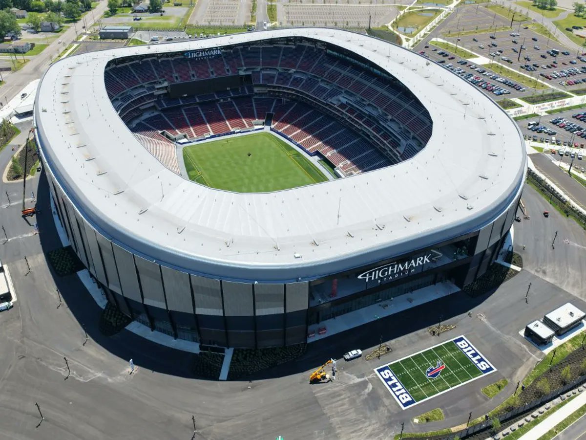 JoeMLyman's tweet photo. Too bad @HighmarkStadm wasn't already open. I could definitely see @FIFAWorldCup playing there, here in WNY.

Aside from this heat wave we're all dealing with, Buffalo summers are a great time to host world-class events. ⚽🌎

#FIFAWorldCup #Buffalo #WNY #Soccer #HighmarkStadium https://t.co/E5I6KGyiVL
