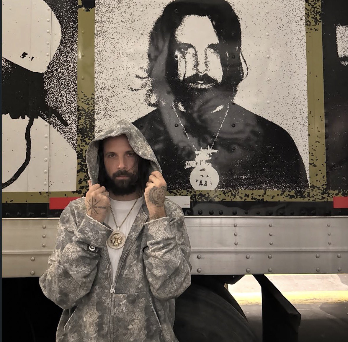RubysNephew's tweet photo. HAPPY GREYDAY @J_Chetta ⚜️

what's your favourite album/track from him? https://t.co/moVOYmgJ58