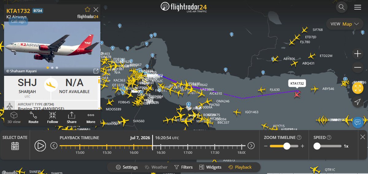 AvGeek4's tweet photo. 🚨 عاجل | تحطم طائرة شحن بوينغ 737-400 تابعة لـ K2 Airways في بحر العرب
اختفت طائرة الشحن Boeing 737-400 (AP-BOI) التابعة لشركة K2 Airways فوق بحر العرب، بعد إقلاعها من الإمارات متجهة إلى كراتشي بباكستان. 
أظهرت بيانات تتبع الرحلة هبوطًا سريعًا ومفاجئًا بمقدار حوالي 35,000 قدم في أقل من دقيقتين، قبل أن تختفي الطائرة تمامًا عن الرادار.
جارية عمليات بحث وإنقاذ واسعة بقيادة السلطات الباكستانية.