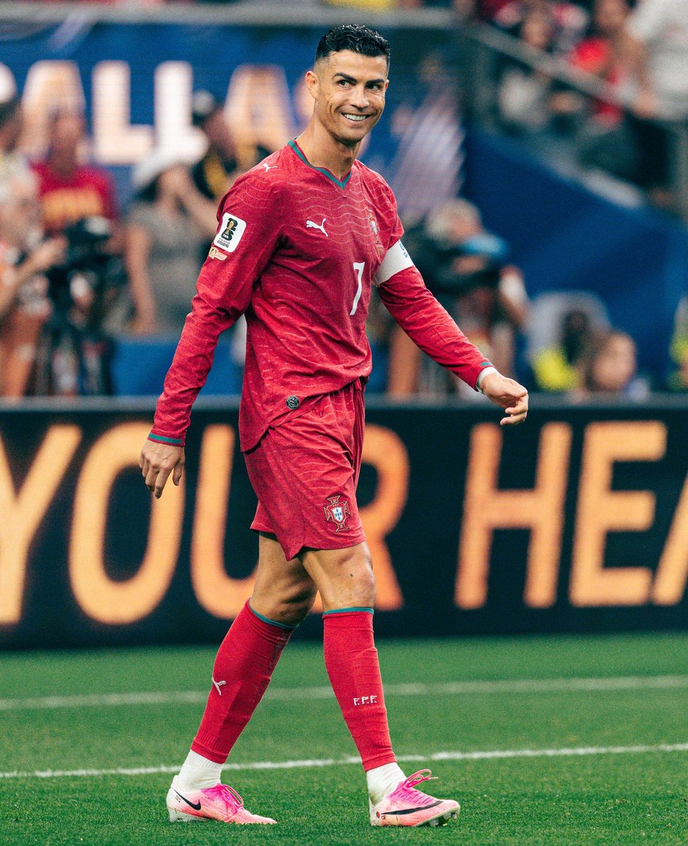 CRonaldoNews's tweet photo. 🤩✨🇵🇹 https://t.co/9nmjl1dP7g