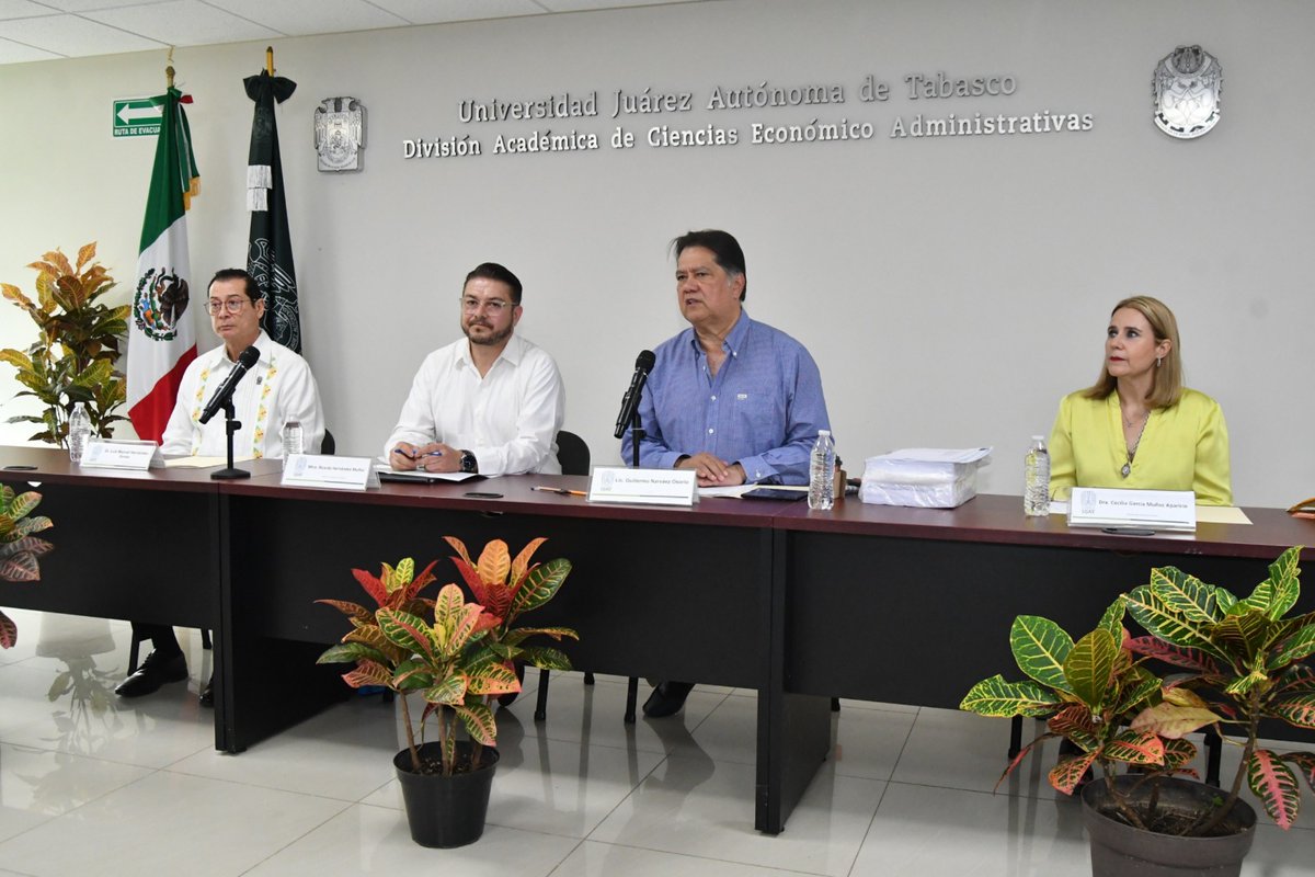 UJAT's tweet photo. Ceneval entrega resultados a la UJAT: 6 mil 193 aprobados

La Universidad Juárez Autónoma de Tabasco (UJAT), publicó este martes los resultados del examen de admisión para el ciclo escolar agosto 2026-febrero 2027, luego de que el Centro Nacional de Evaluación para la Educación Superior (Ceneval) entregó oficialmente al rector Guillermo Narváez Osorio los reportes institucionales del proceso de evaluación, garantizando un procedimiento realizado con estricto apego a la convocatoria y bajo los principios de transparencia, confiabilidad e imparcialidad. 
https://t.co/l1pLn9v8aF
