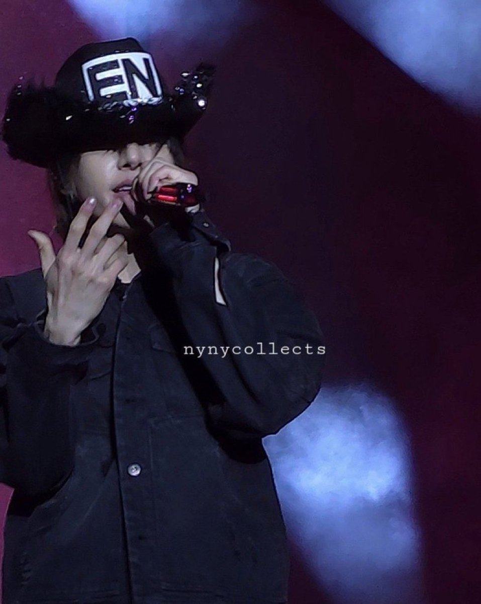 444jongseong's tweet photo. HANDS HAT NOSE FCUCKKDK https://t.co/VStWYORx41