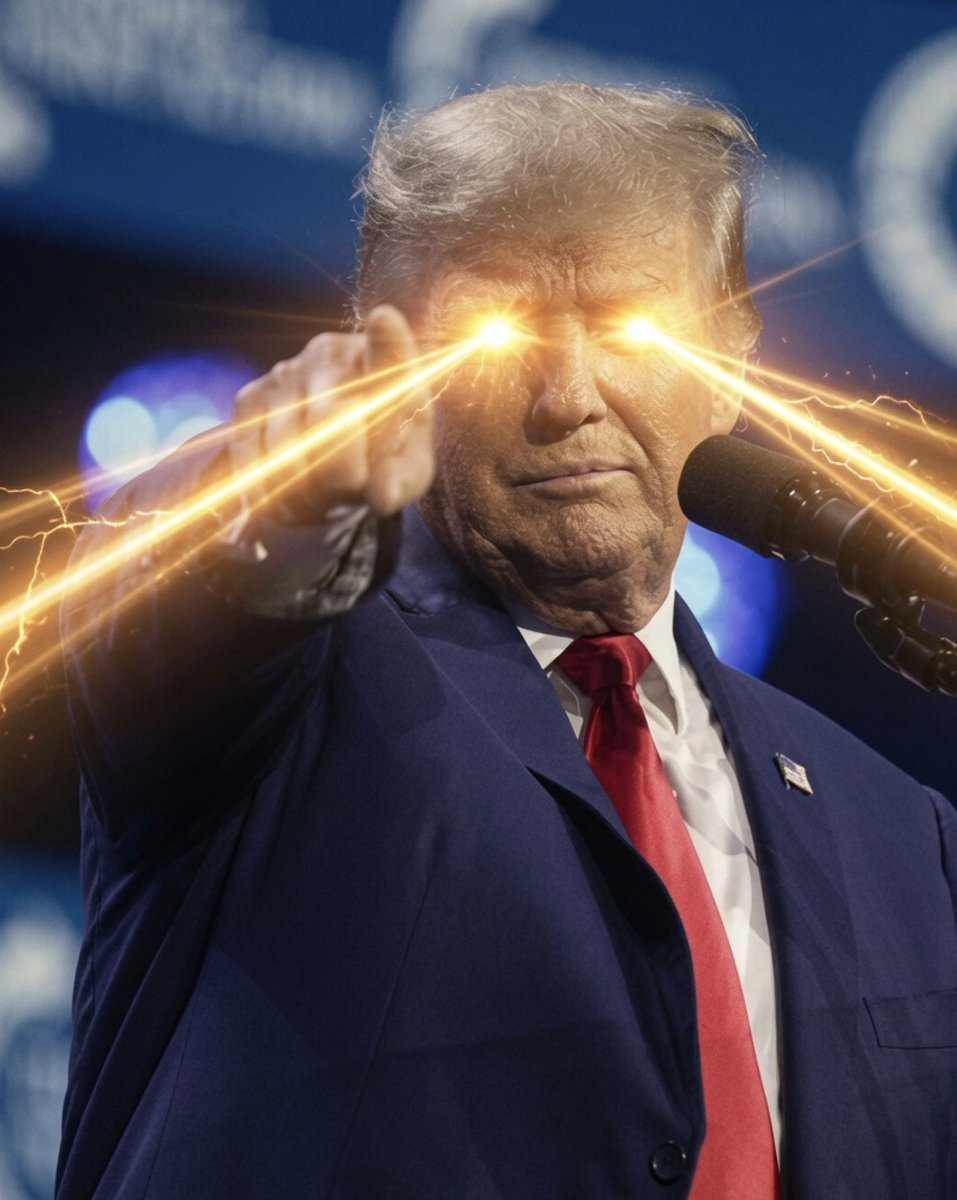 BitcoinNews's tweet photo. 🇺🇸 "I've become a big crypto guy only for one reason. If we don't have it, China's gonna have it, and they would like to have it," President Trump said.

📲 "But now they're not even trying that hard because we've taken over crypto. But I'm a fan." https://t.co/MNeKpkNwab