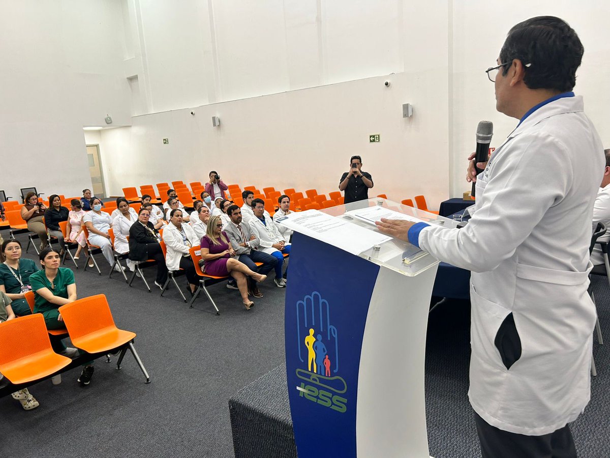 IESS_Ceibos's tweet photo. #IESSteInforma | Autoridades de la @ucatolicagye 🏫 y del @IESS_Ceibos🏥 suscribieron el acta de entrega de una donación destinada a fortalecer los espacios de permanencia y formación de los médicos posgradistas. https://t.co/5coPXg9xFc
