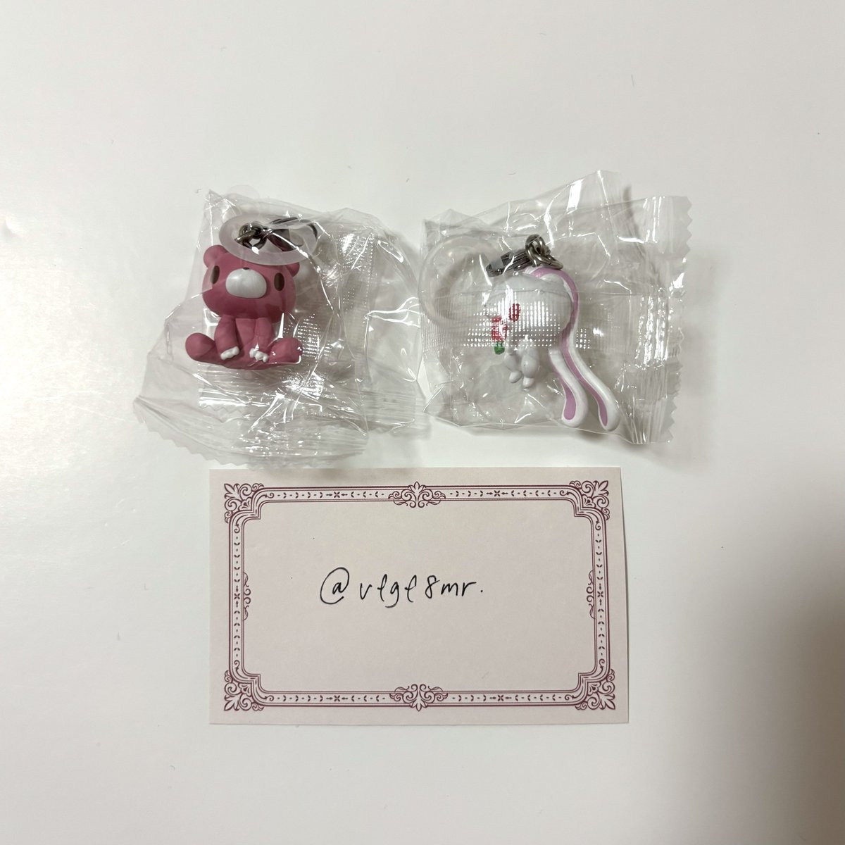 vfgf8mr's tweet photo. 森チャック グルーミー めじるしアクセサリー ガチャ 交換

譲） にんじんを食べる汎用うさぎ ＞ おすわりグルーミー

求） 巨大ザクロをむさぼるグルーミー

郵送又は天王寺手渡し
お気軽にお声掛けください。 https://t.co/AFF5C15ZqG